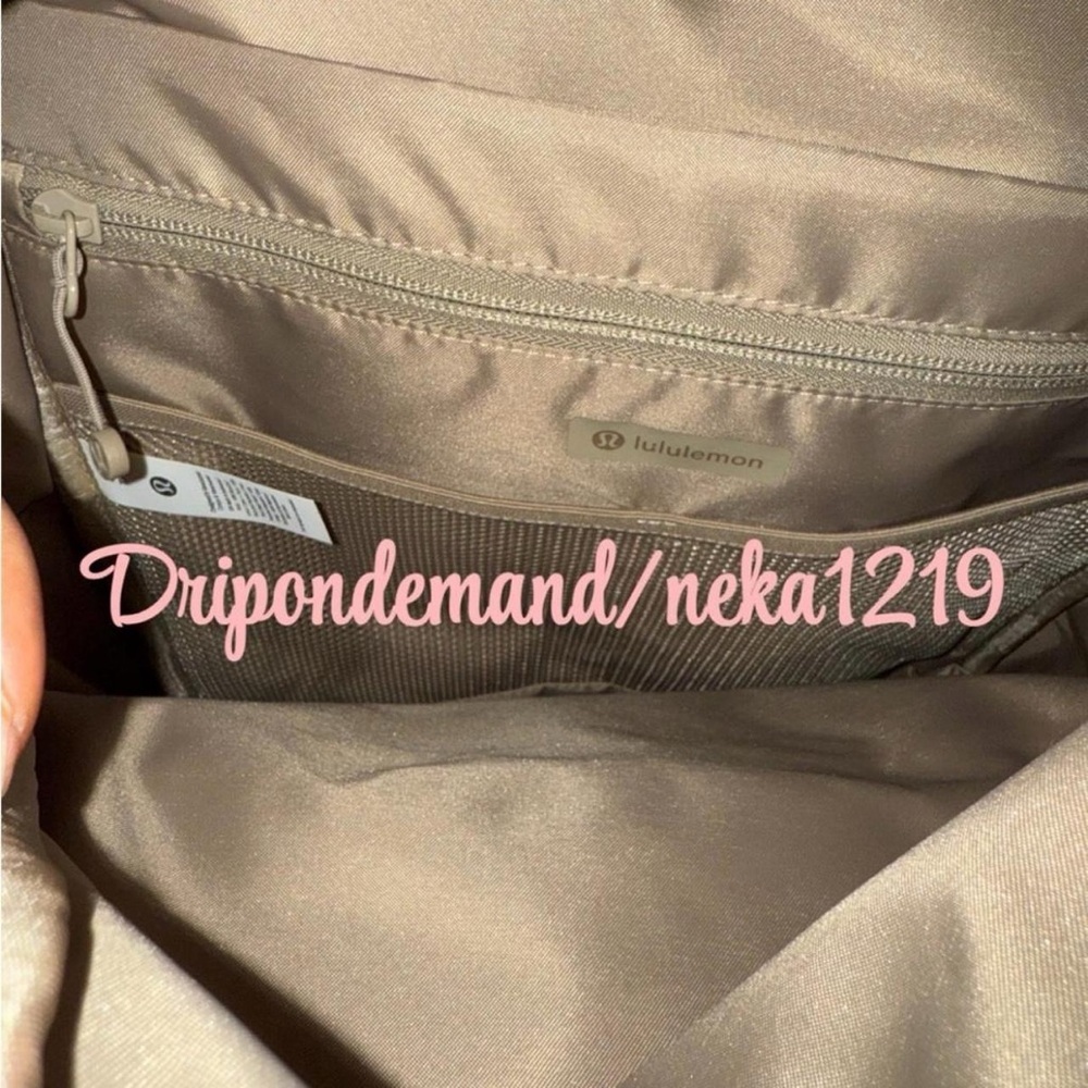 Lululemon Everywhere Backpack 22L Metal Hardware- RBCO/SHOK/SLVR - Picture 6 of 9